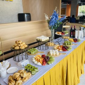 Tiec teabreak khai truong cong ty aladin 1