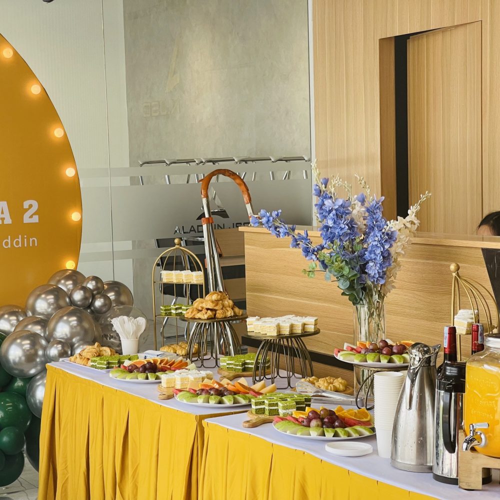 Tiec teabreak khai truong cong ty aladin 2