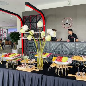 Tiec teabreak lai thu xe mercedes 13