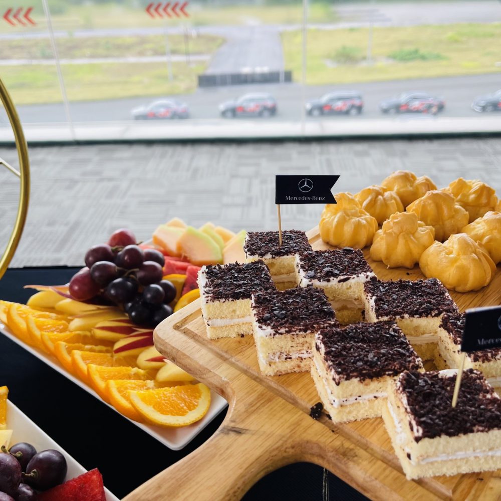 Tiec teabreak lai thu xe mercedes 2