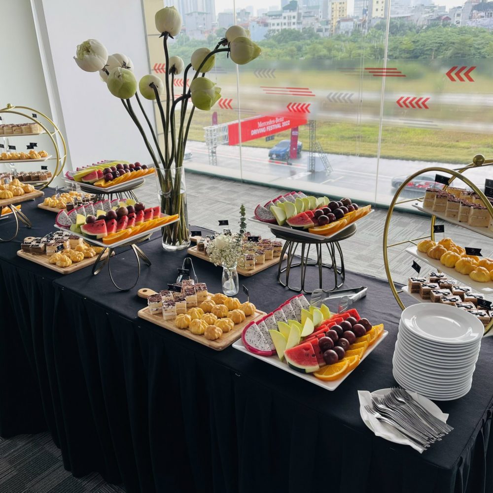 Tiec teabreak lai thu xe mercedes 8