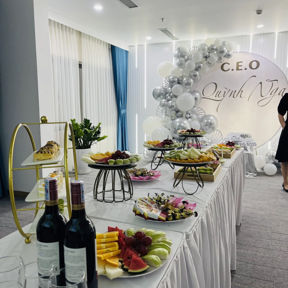 Tiec teabreak sinh nhat sep