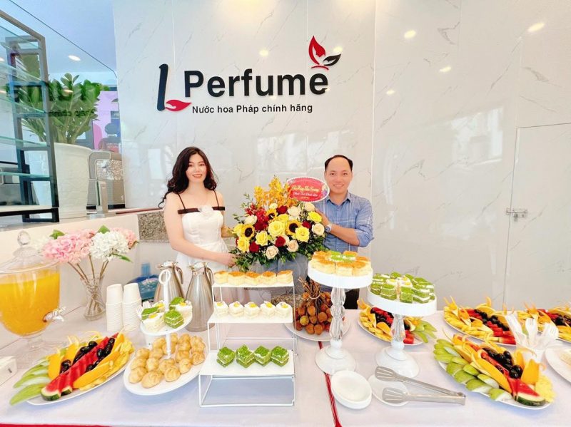 Teabreak-khai-truong-cua-hang-nuoc-hoa1